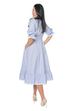 Rochie Viva Romantic Blue din bumbac, cu guler din dantela alba, talie tip corset, volan si buzunare | Monielle