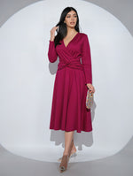 Rochia Adnana din jerseu de bumbac, cu drapaj in talie si decolteu in V