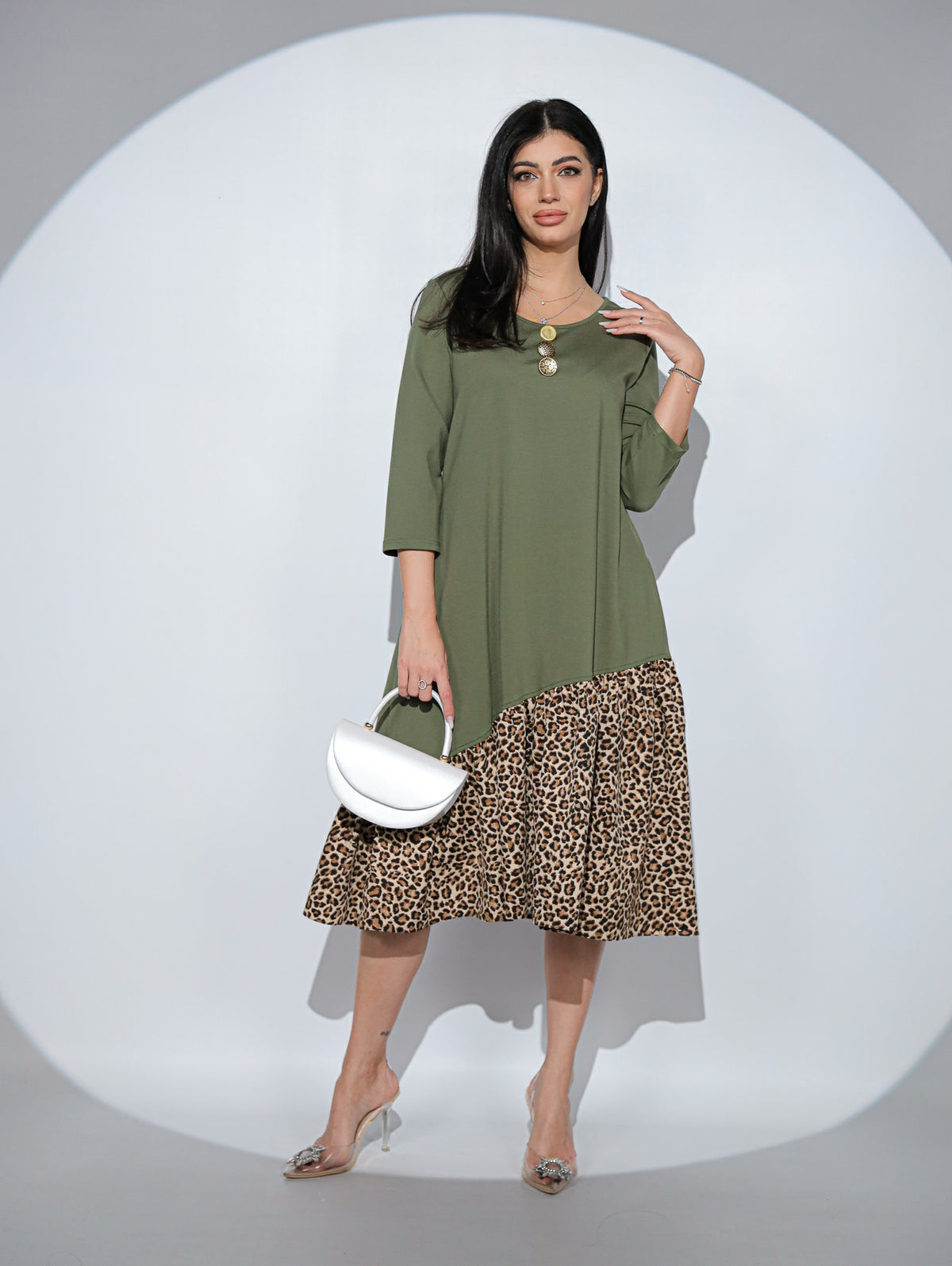 Rochia Chantel din jerseu de bumbac, cu volan animal print, asimetric