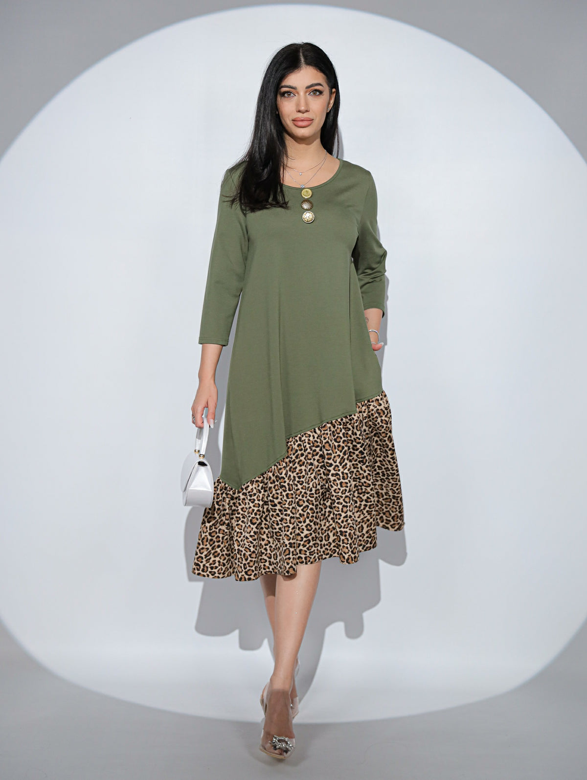 Rochia Chantel din jerseu de bumbac, cu volan animal print, asimetric