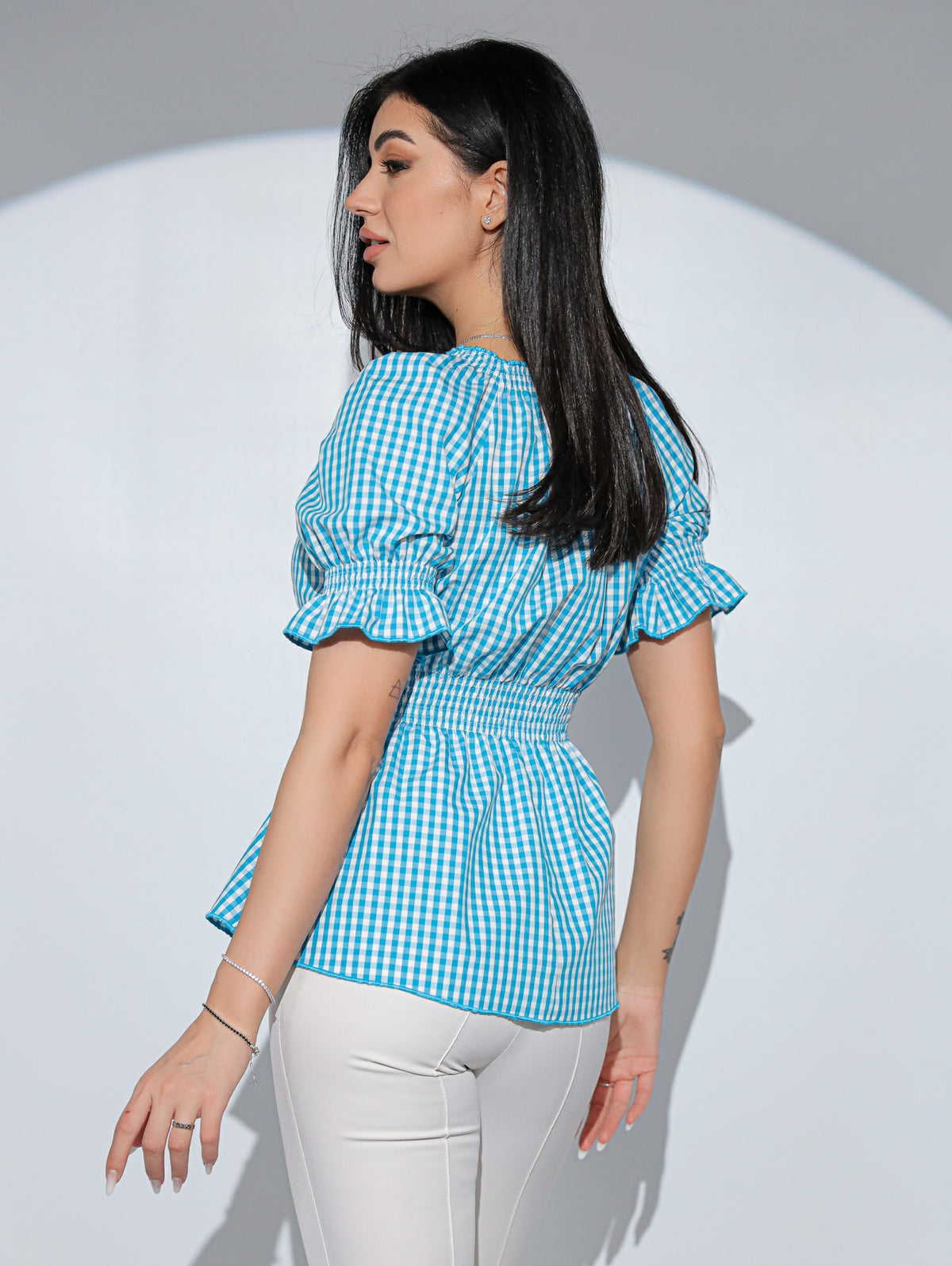 Bluza Dorothy din bumbac cu imprimeu vichy bleu, cu decolteu patrat si talia marcata cu elastic