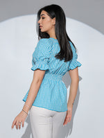 Bluza Dorothy din bumbac cu imprimeu vichy bleu, cu decolteu patrat si talia marcata cu elastic