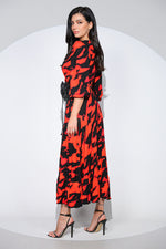 Rochia Leona Red din viscoza imprimata rosu cu negru, cu croi petrecut la piept si volan