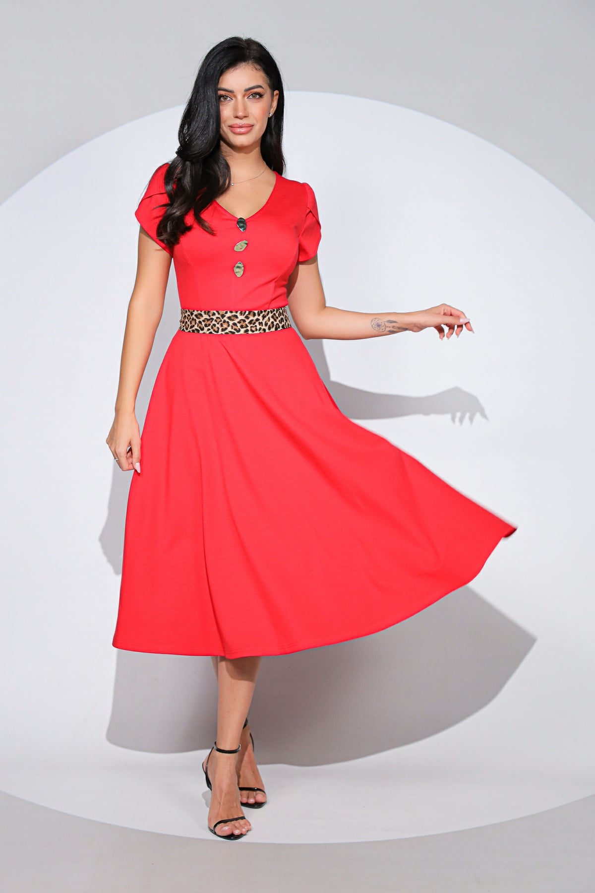 Rochia Amira din jerseu cu bumbac si elastan, cu cordon animal print si nasturi aurii