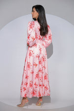 Rochia Valentina din satin cu imprimeu floral, croi petrecut și volan romantic