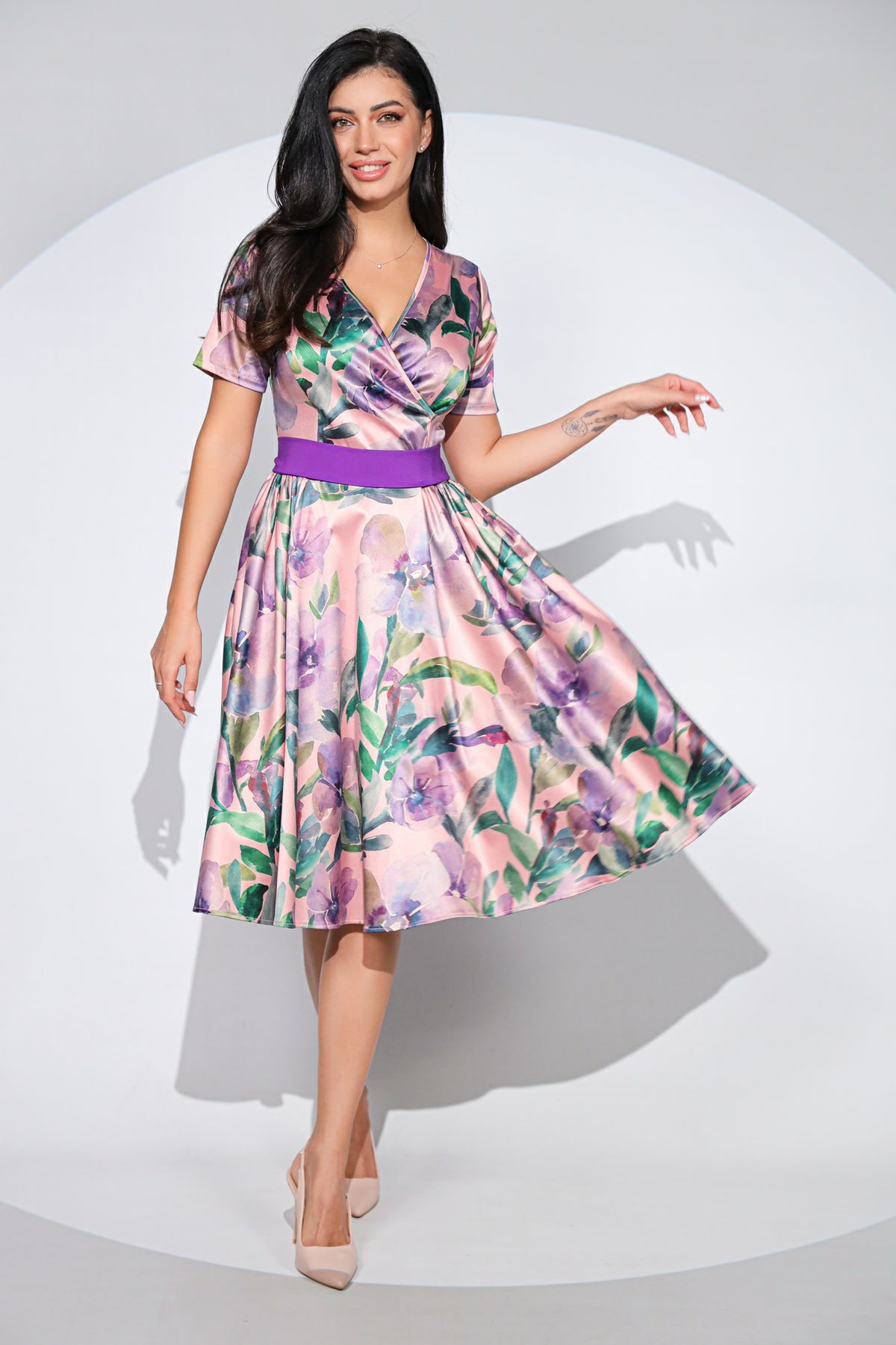 Rochia Roselle din bumbac satinat cu imprimeu pictural si cordon mov