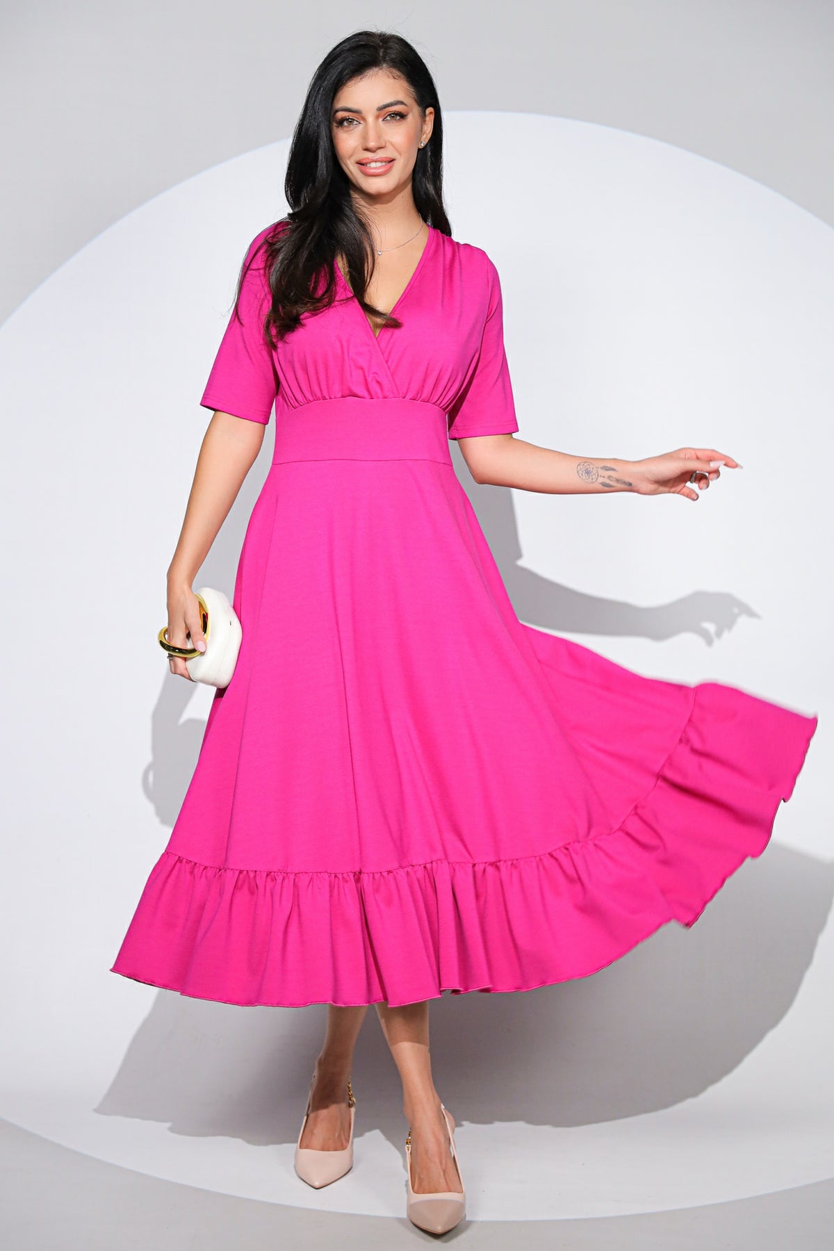 Rochia Althea fuchsia din jerseu de bumbac, croi feminin cu volan si buzunare