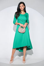 Rochia Celine din jerseu elastic verde, croi asimetric și detaliu drapat