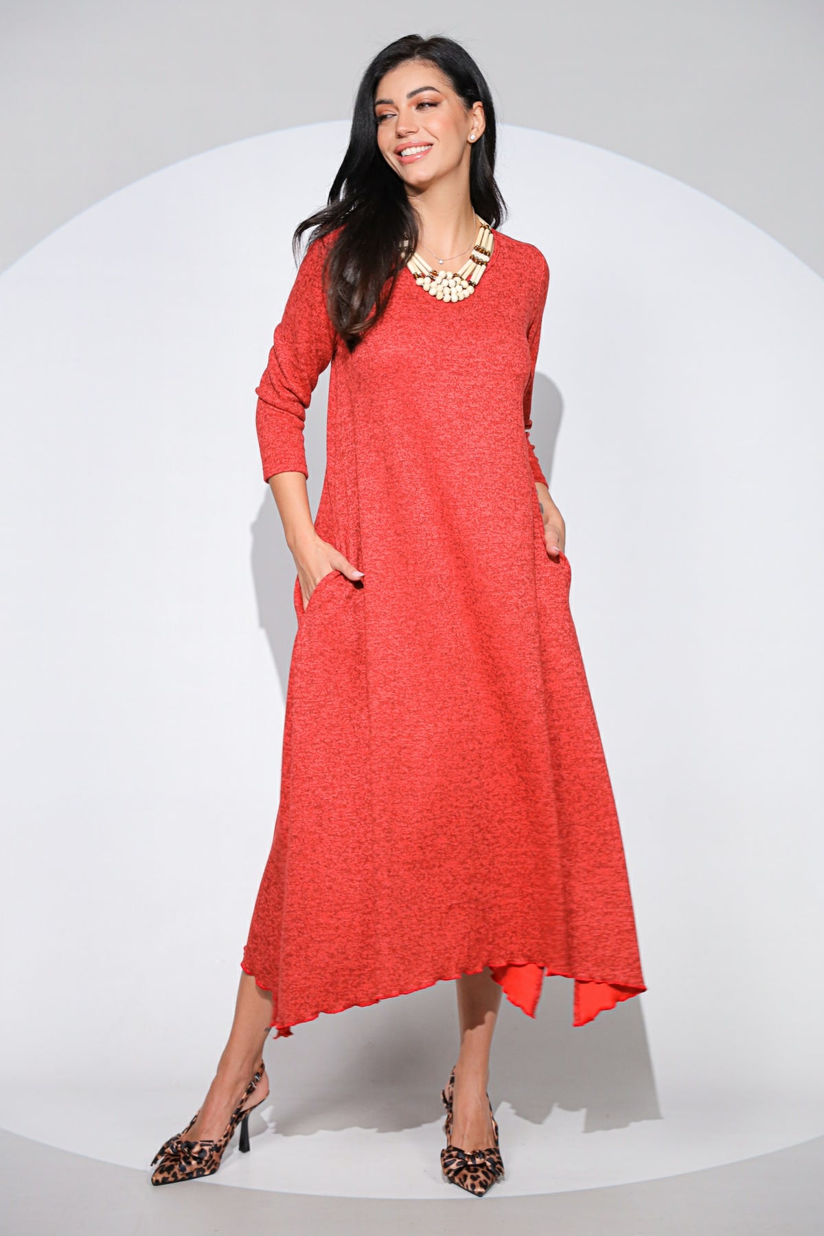 Rochia Venice rosie din jerseu cu lana, croi lejer si asimetric