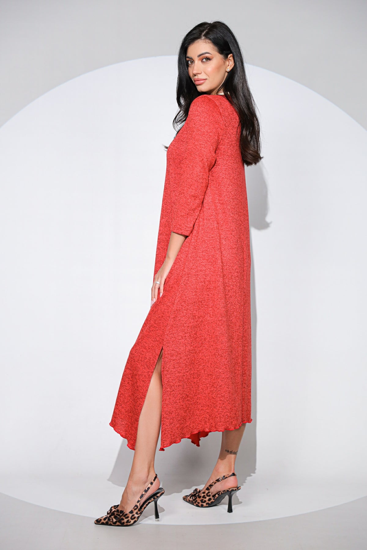 Rochia Venice rosie din jerseu cu lana, croi lejer si asimetric