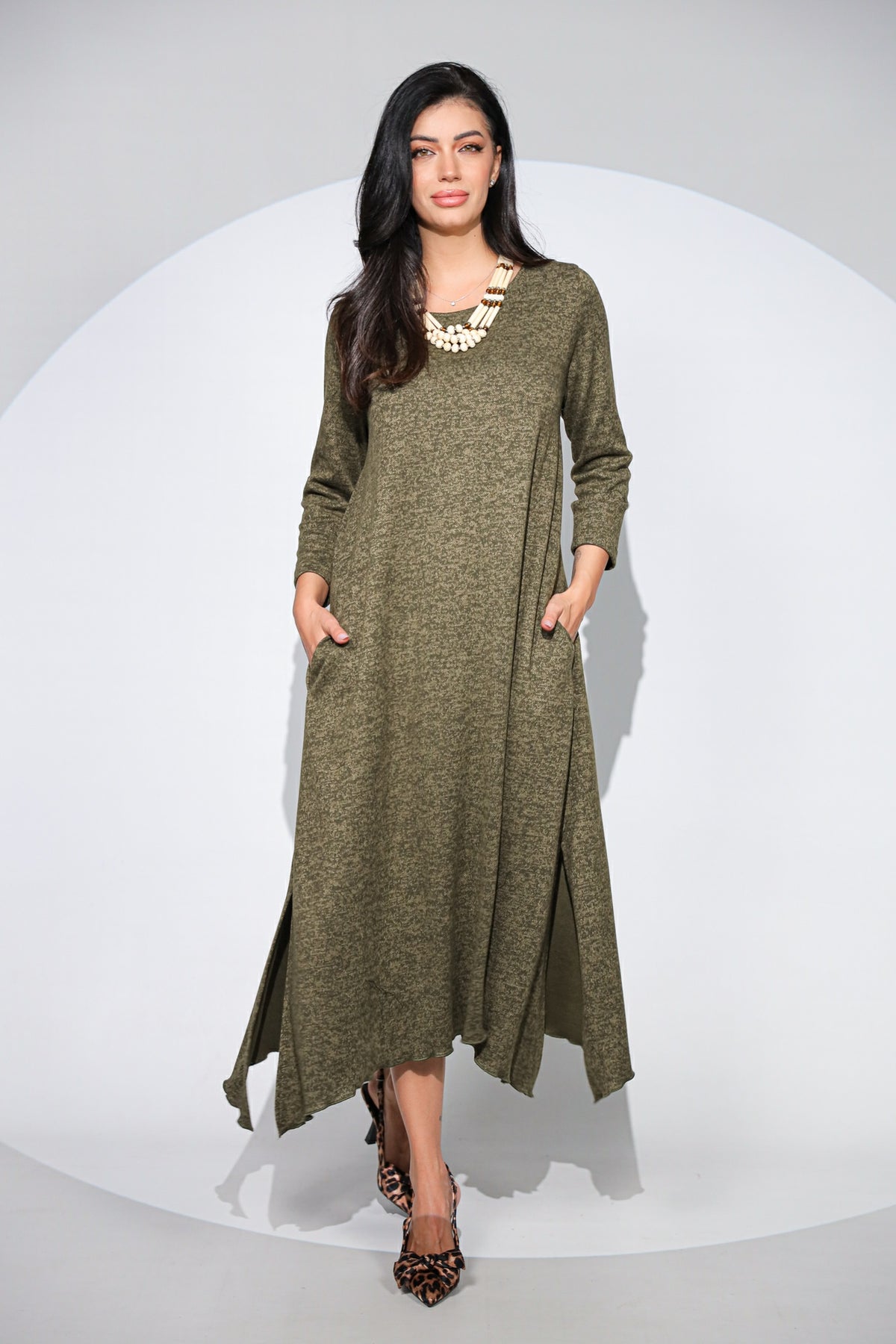 Rochia Venice kaki din jerseu cu lana, croi lejer si asimetric