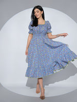 Rochia Lilibelle albastra, din bumbac imprimat cu fluturi, decolteu patrat si volan