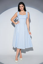 Rochia Dottie Blue din bumbac cu buline, croiala clos, funde detasabile si buzunare