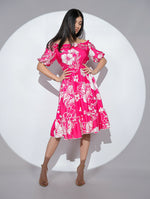 Rochia Joy din viscoza fucsia, cu imprimeu floral si umeri goi