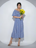 Rochia Sicily din viscoza cu imprimeu grafic, maneci clopotel si volan