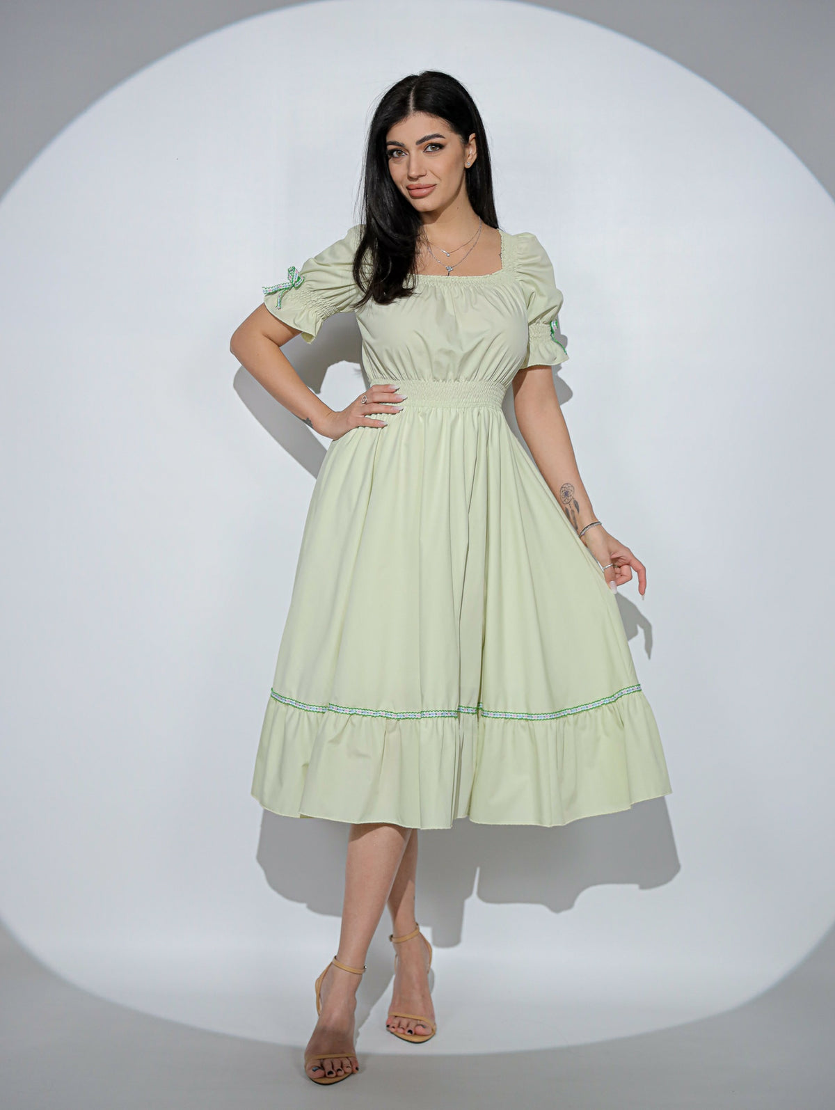 Rochia Lilibelle vernil, din bumbac, cu decolteu patrat si volan