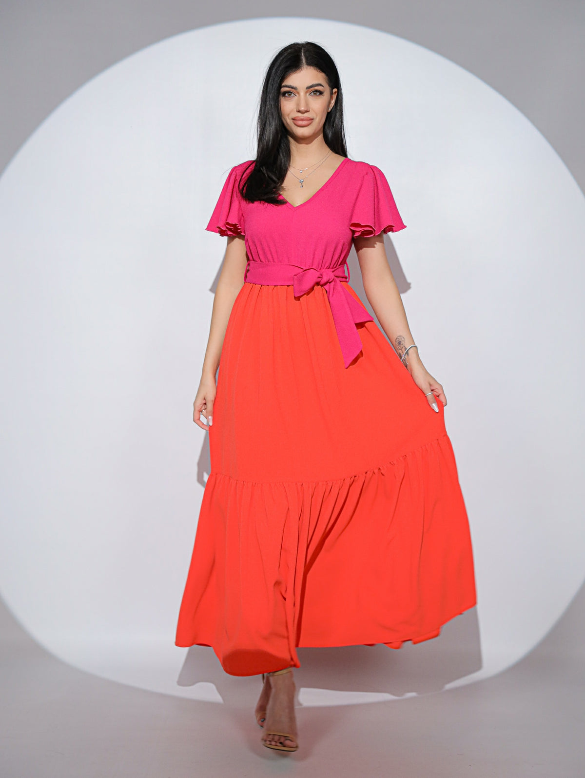 Rochia Jully din tripluvoal, lunga, cu volan si cordon