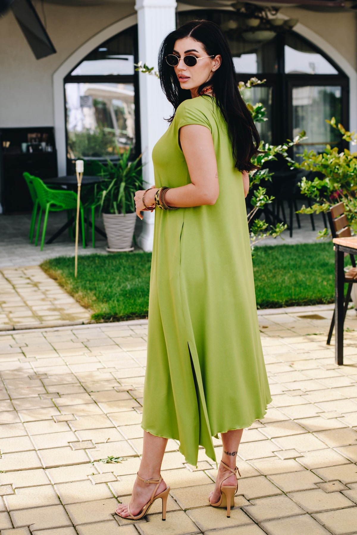 Rochia Dolce Venice Lime din jerseu fluid cu decolteu in V si tiv asimetric | Monielle