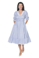 Rochie Viva Romantic Blue din bumbac, cu guler din dantela alba, talie tip corset, volan si buzunare | Monielle