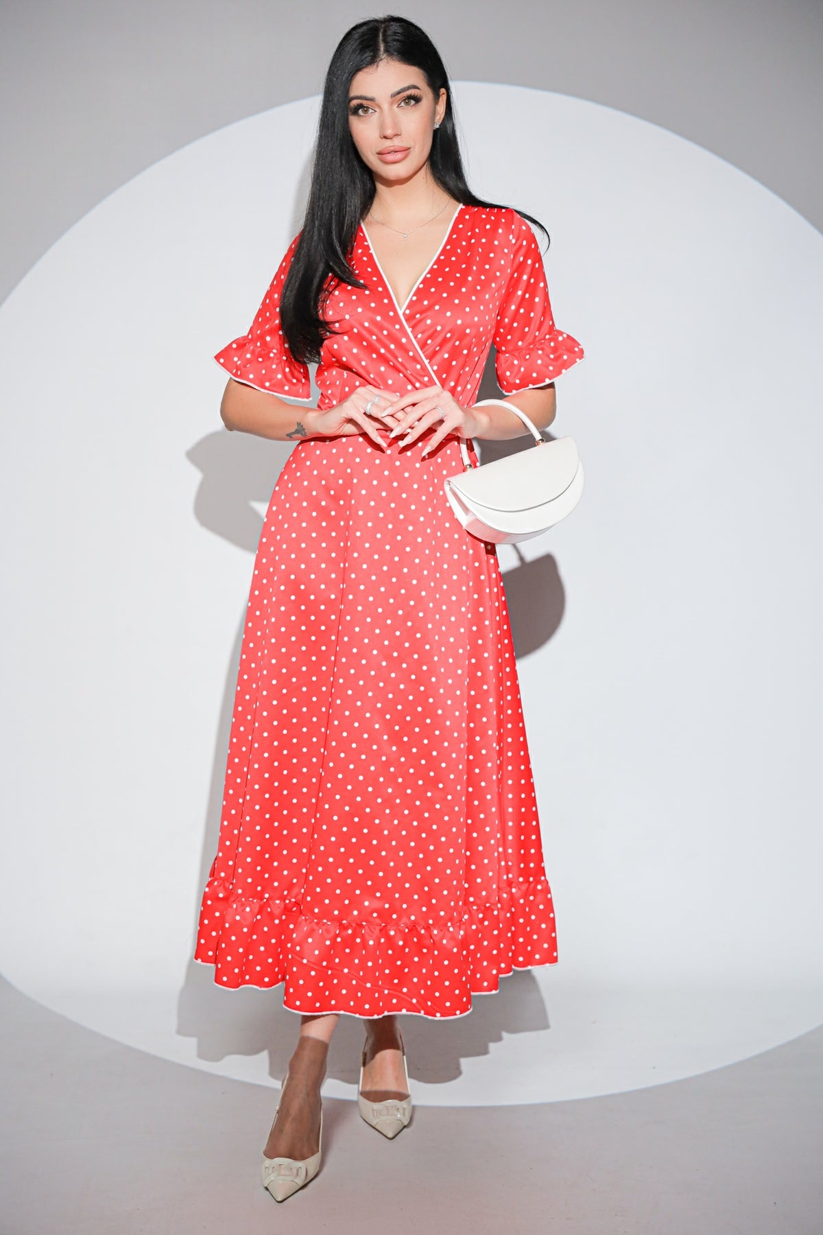 Rochia Dottie Rouge cu buline, volane si buzunare