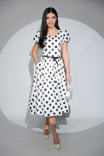 Rochia Dottie Blanc cu buline, buzunare si curea