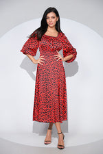 Rochia Nalani din satin rosu cu imprimeu animal print si talie elastica