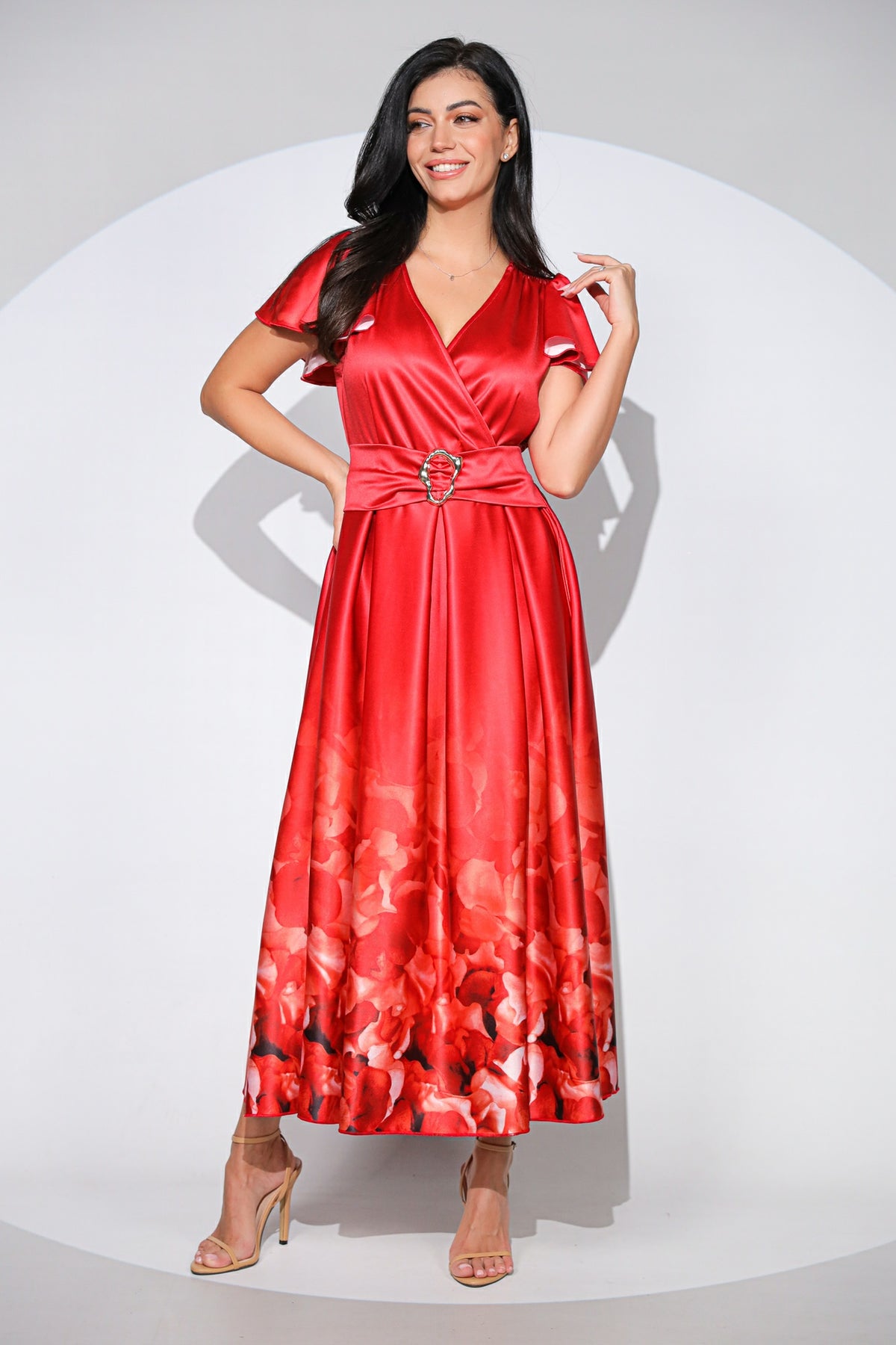 Rochia Scarlet din tafta fină cu reflexe satinate, croi petrecut și imprimeu floral degrade