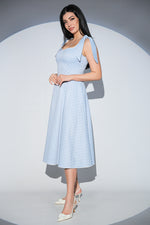 Rochia Dottie Blue din bumbac cu buline, croiala clos, funde detasabile si buzunare